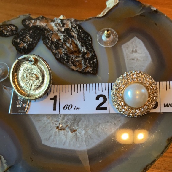 Do not share its relisting Pearl & rhinestone Gold statement earrings GUC 1” - Picture 13 of 15